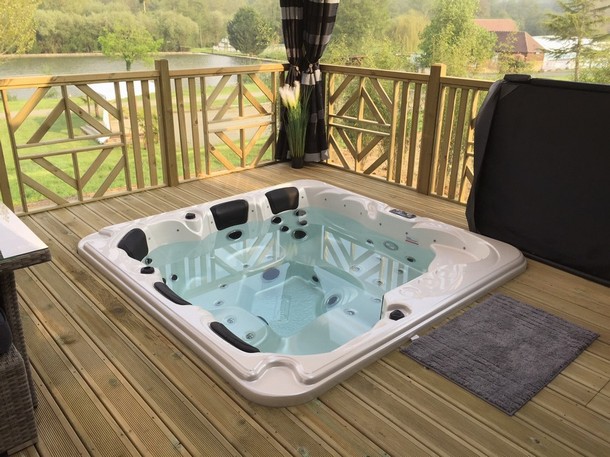 Mobil Home Luxe Jacuzzi Privatif Terrasse Panoramique Camping